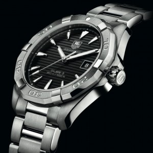 WAY2110.BA0910-AQUARACER-CALIBRE-5-MOOD-PACKSHOT-2013